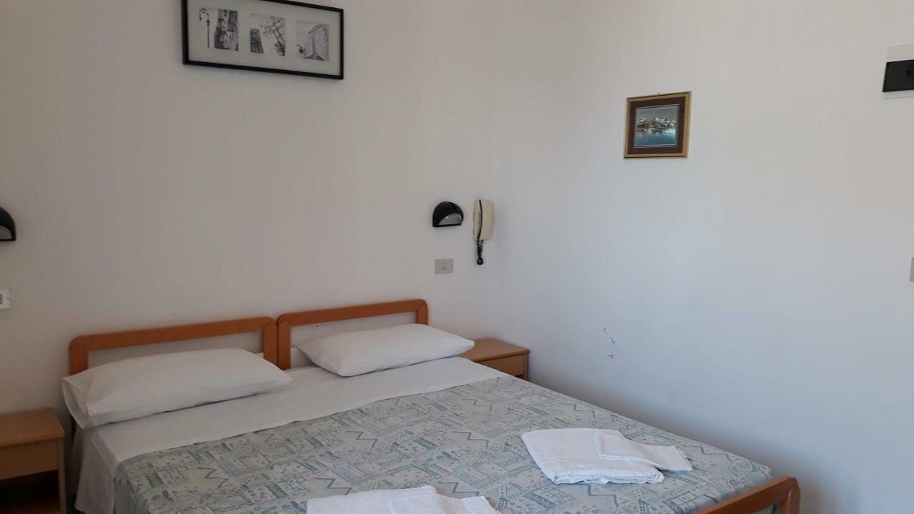 Hotel Rosa Rimini Kültér fotó